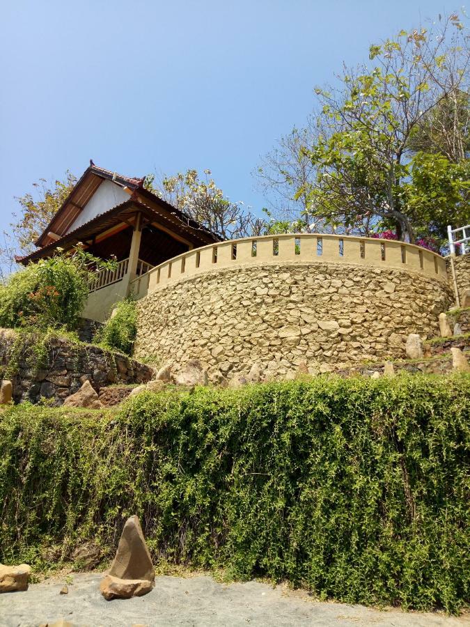 Stairway To Heaven Bungalows And Restaurant Amed  Exterior photo